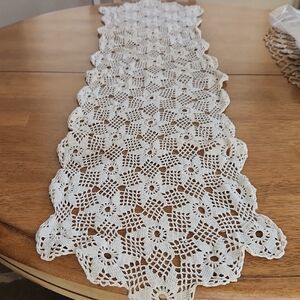 Elegant Cream Lace Table Runner